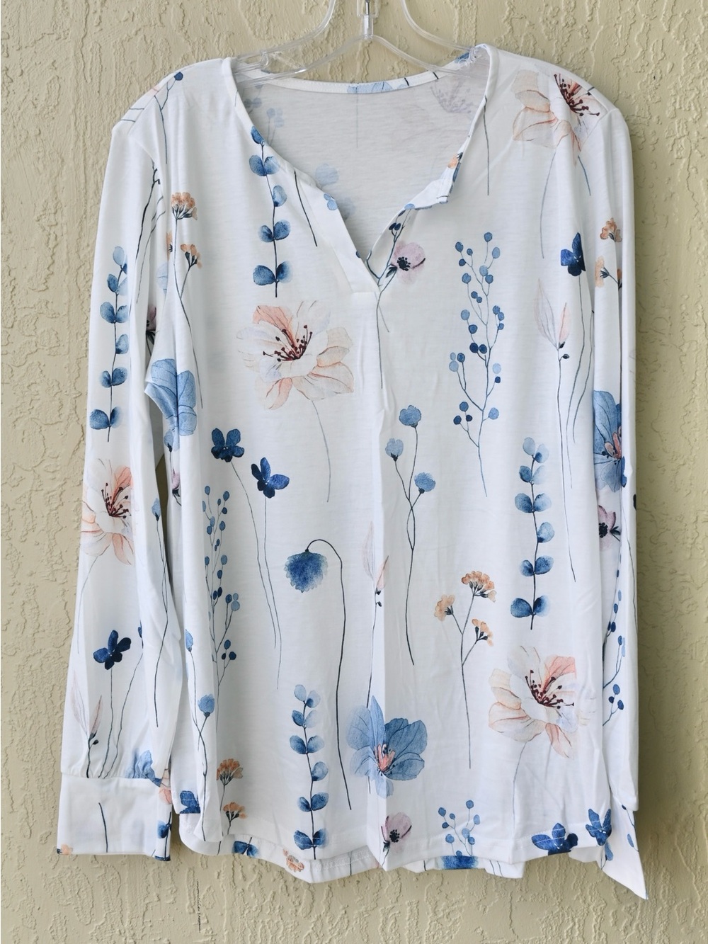 Women’s White Floral Long-Sleeve Henley Top